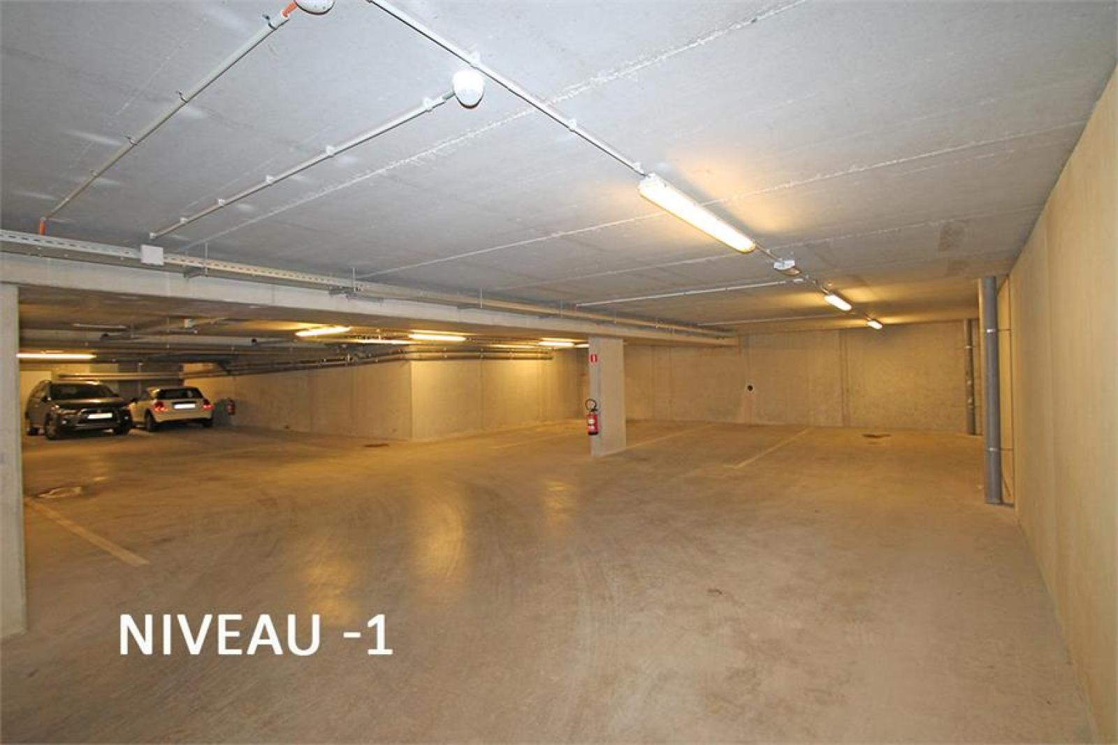 Verschillende ondergrondse staanplaatsen beschikbaar op zeer goede locatie te Antwerpen! afbeelding 9
