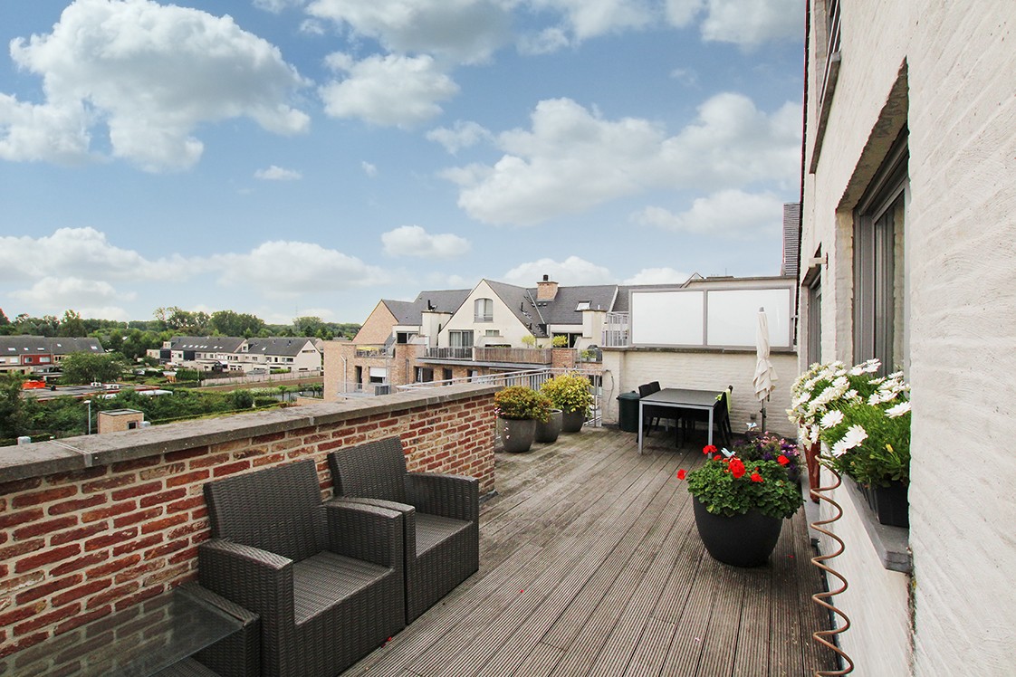Prachtig dakappartement met zuid-georiënteerd terras in Residentie 't Eyserhof te Wijnegem! afbeelding 2