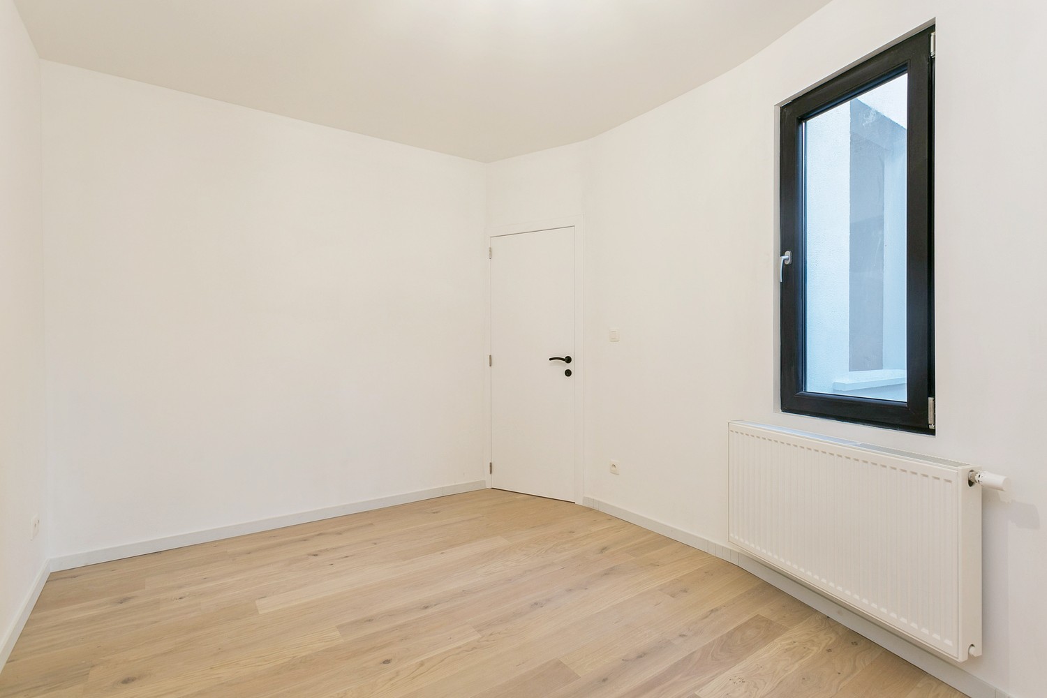 Smaakvol gerenoveerd appartement met 1 slaapkamer & terras in Merksem! afbeelding 4