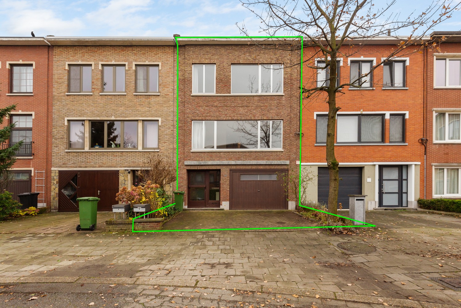 Ruime bel-étage met 3 slaapkamers, inpandige garage & ZW-tuin in Wilrijk! afbeelding 1