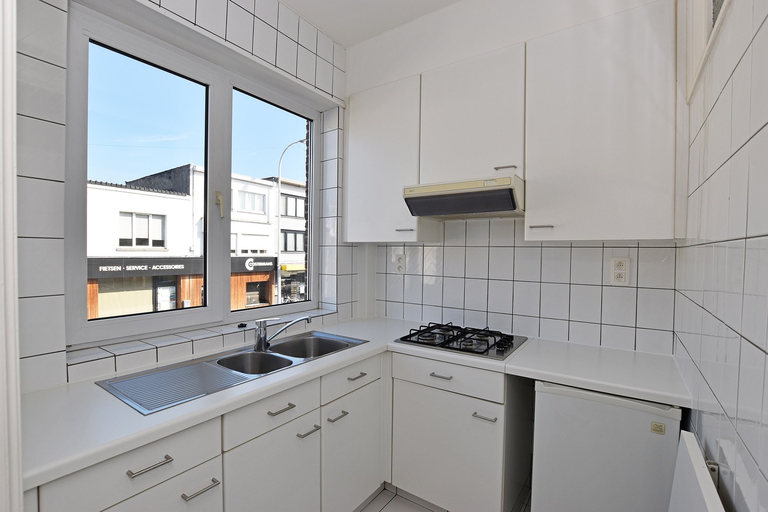 Volledig opgefrist 1-slpk appartement met inpandige garage & grote tuin in centrum Wijnegem! afbeelding 11