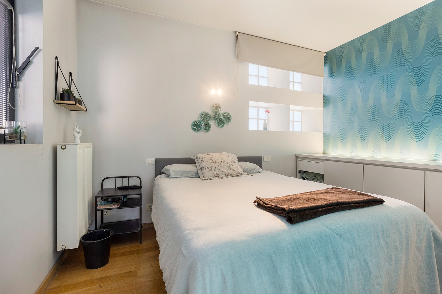 Instapklaar triplex-appartement met twee slaapkamers op centrale locatie te Wijnegem! afbeelding 9