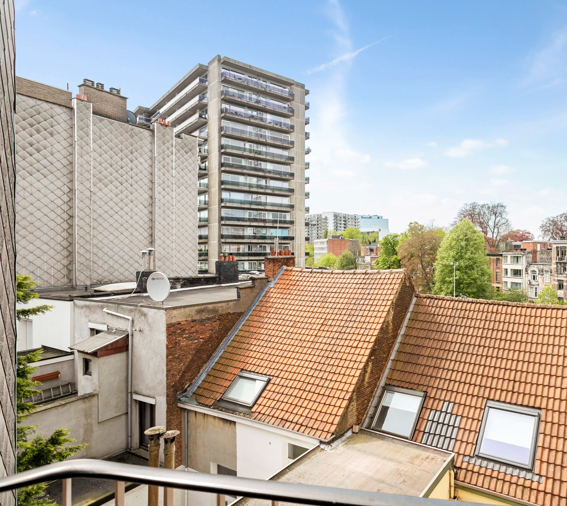 Royaal & stijlvol gerenoveerd appartement (+/- 170 m²) op een gunstige locatie te Oud-Berchem. afbeelding 34