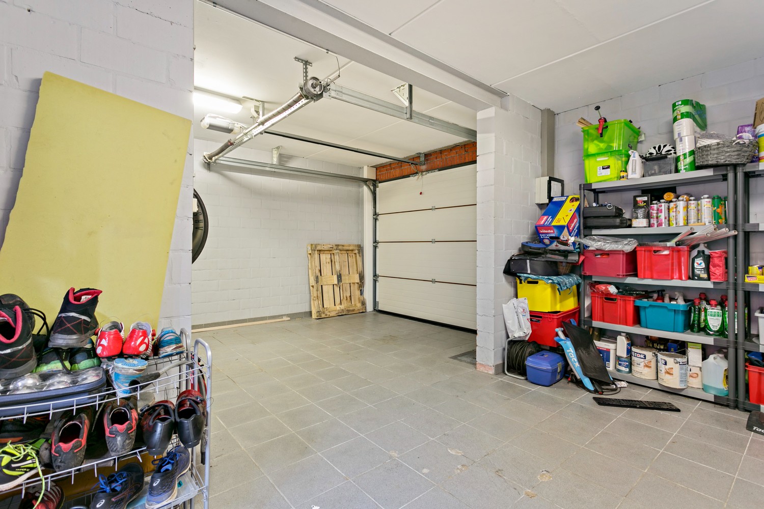 Ruime woning met grote inpandige garage in het centrum van Hoevenen. afbeelding 10