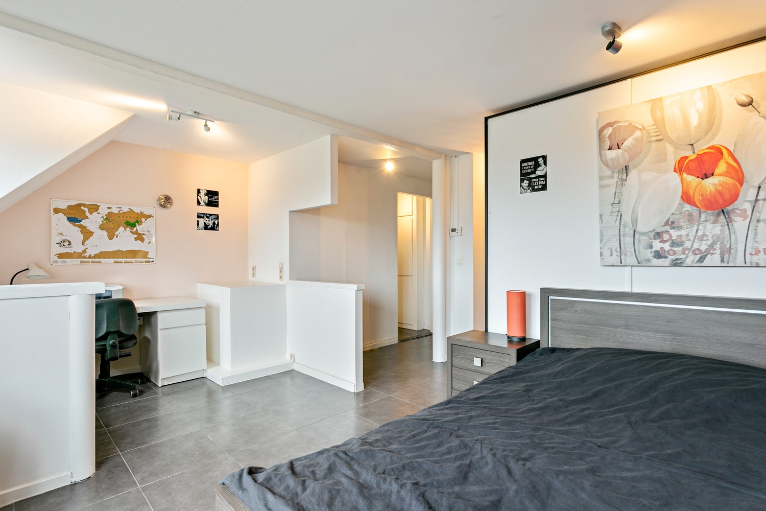 Modern, lichtrijk duplex-appartement met Z-terras & autostaanplaats in Wijnegem! afbeelding 18