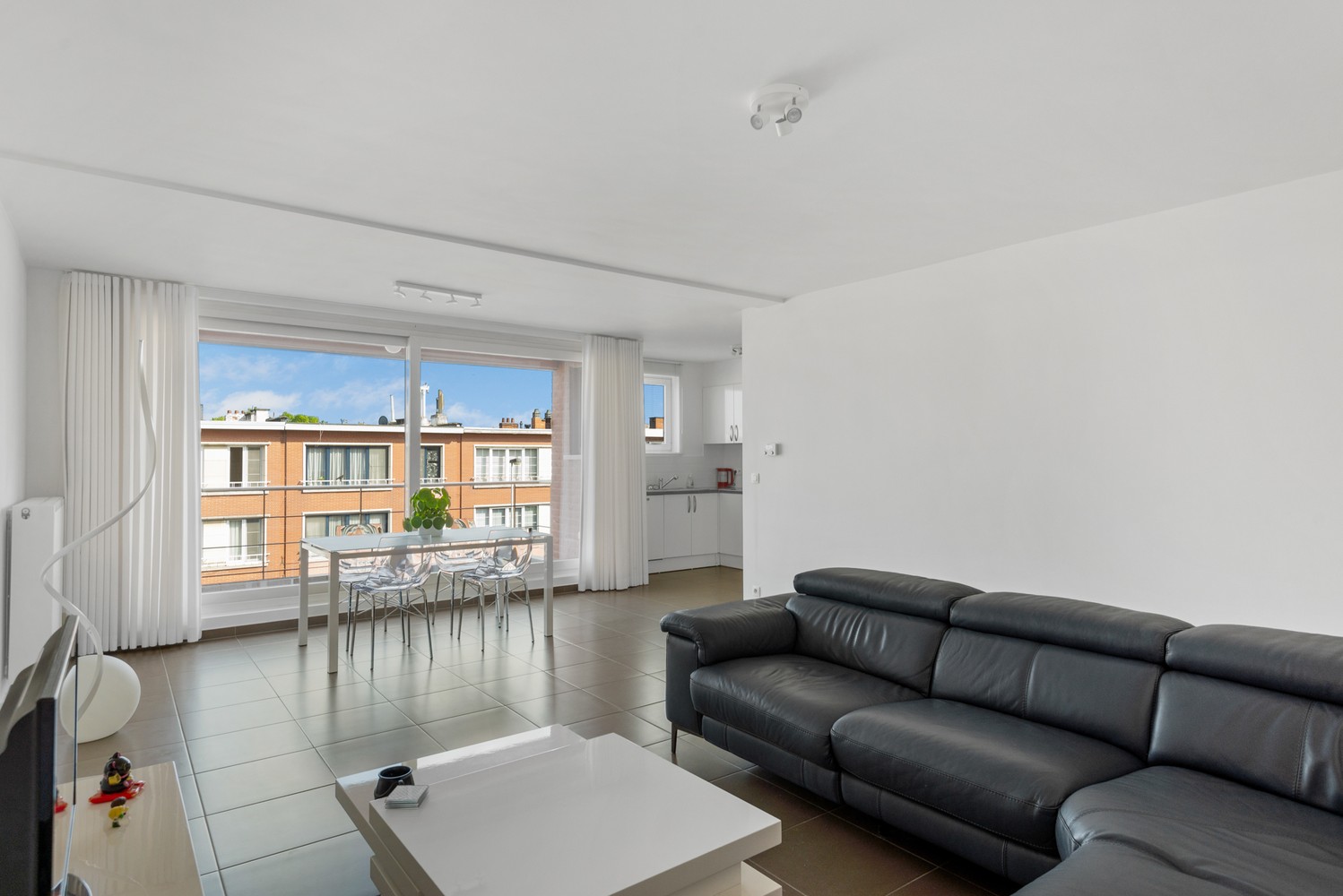 Ruim, lichtrijk & energiezuinig appartement met 2 slaapkamers & zonnig terras in Deurne! afbeelding 5