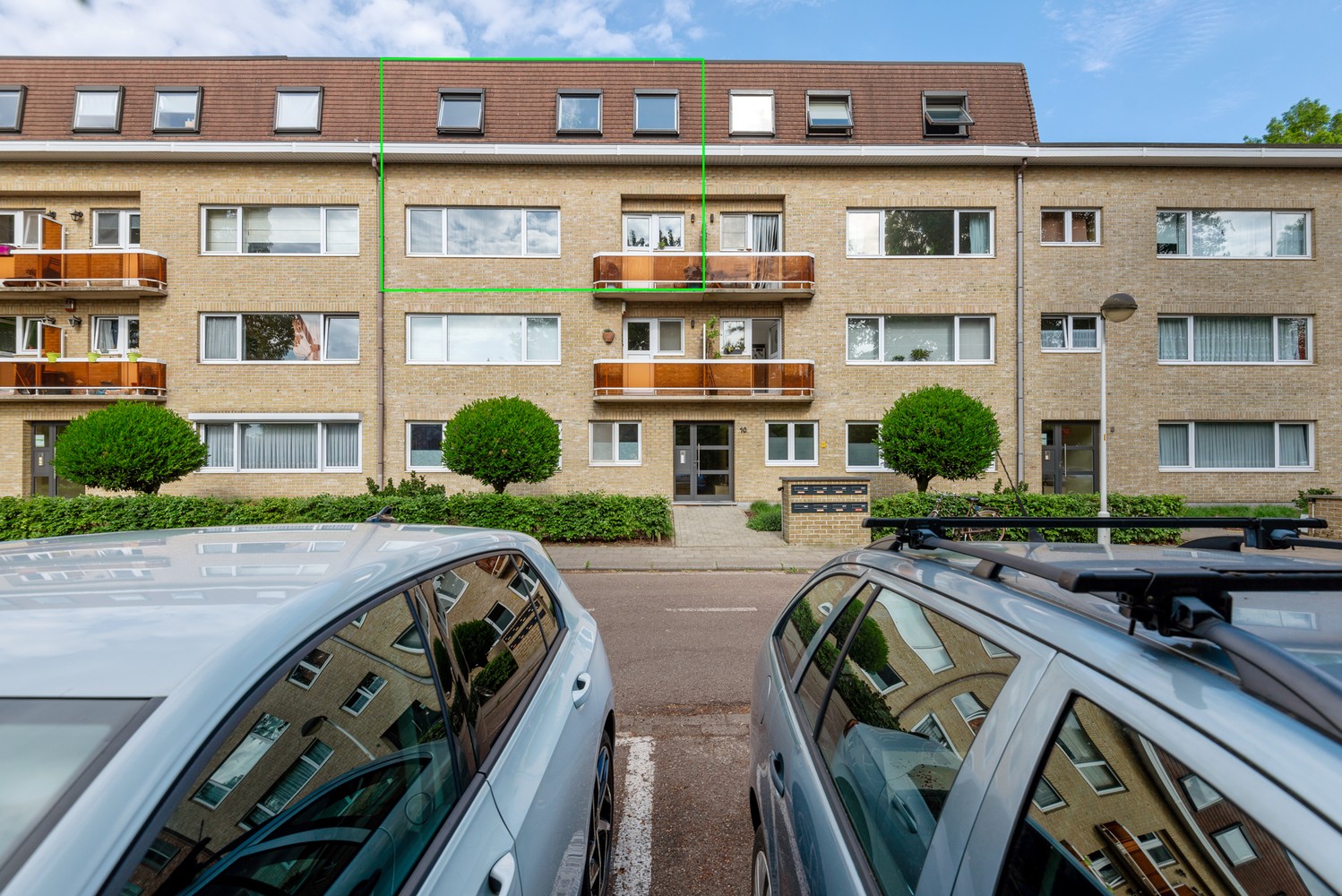 Lichtrijke duplex met 2 ruime slpks & terras op een rustige locatie in Borsbeek! afbeelding 1