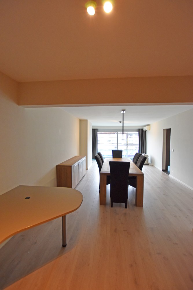 Gezellig gerenoveerd appartement met 2 slaapkamers in de Ruggeveldlaan te Deurne. afbeelding 1