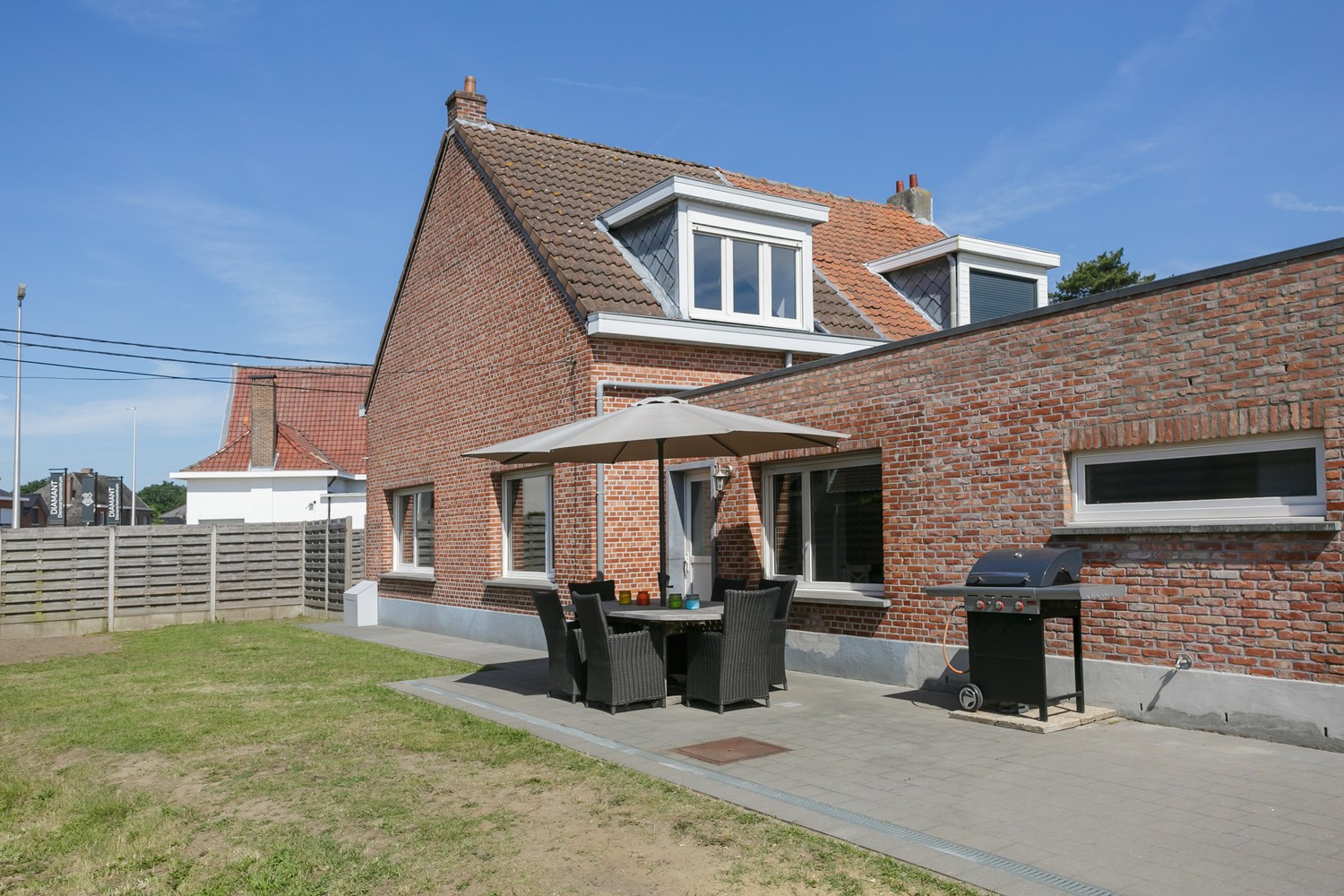 Lichtrijke, halfopen woning met oprit, garage & zonnige tuin in Nijlen! afbeelding 23