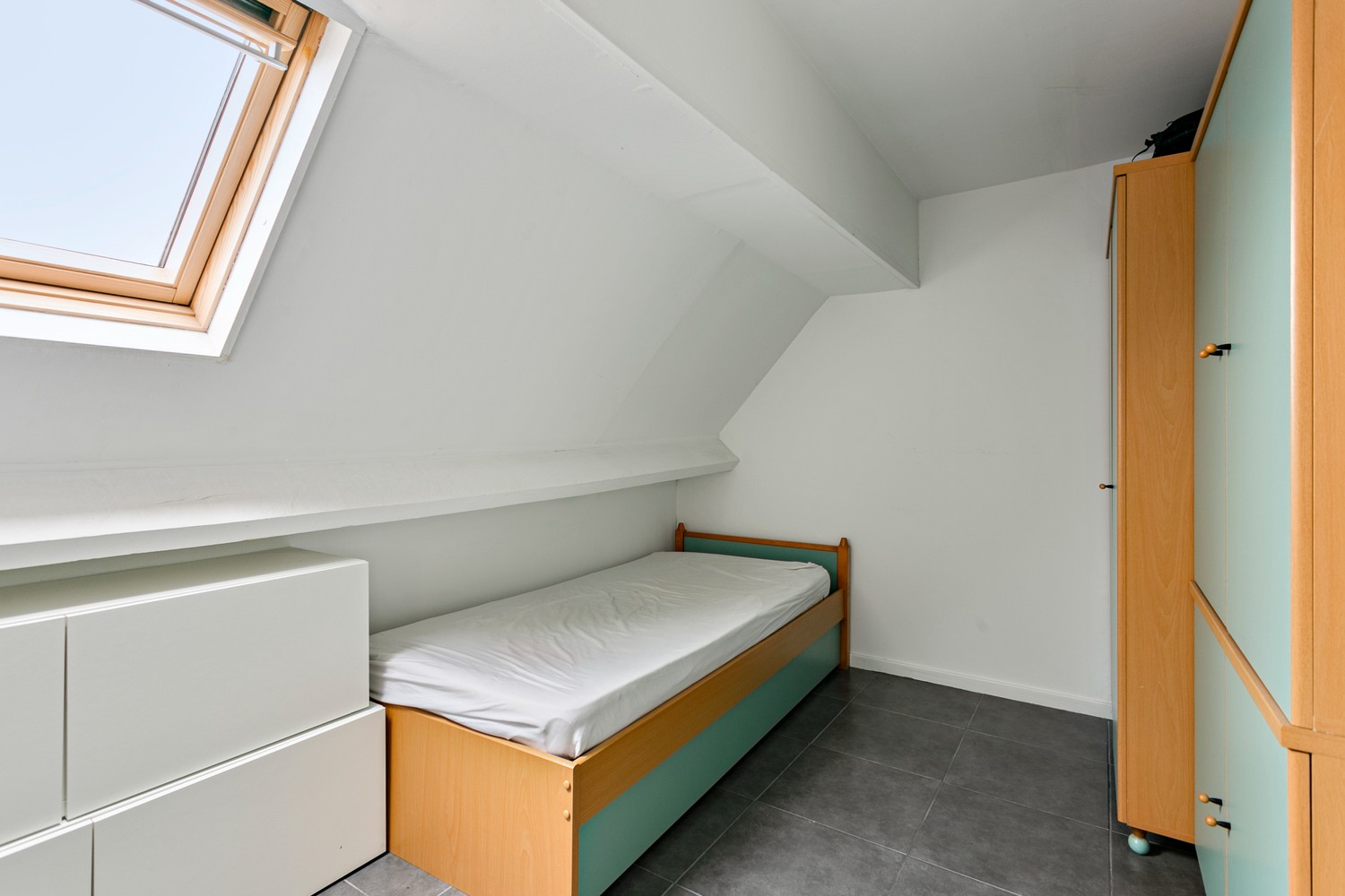 Modern, lichtrijk duplex-appartement met Z-terras & autostaanplaats in Wijnegem! afbeelding 23