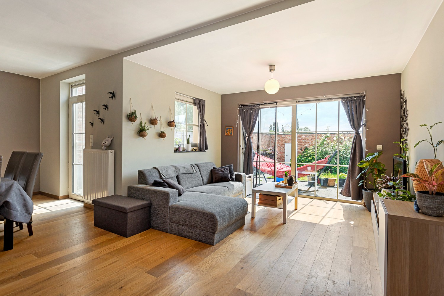 Zeer mooi gelijkvloers appartement met zonnige tuin, 2 slaapkamers & garage in Grobbendonk! afbeelding 1