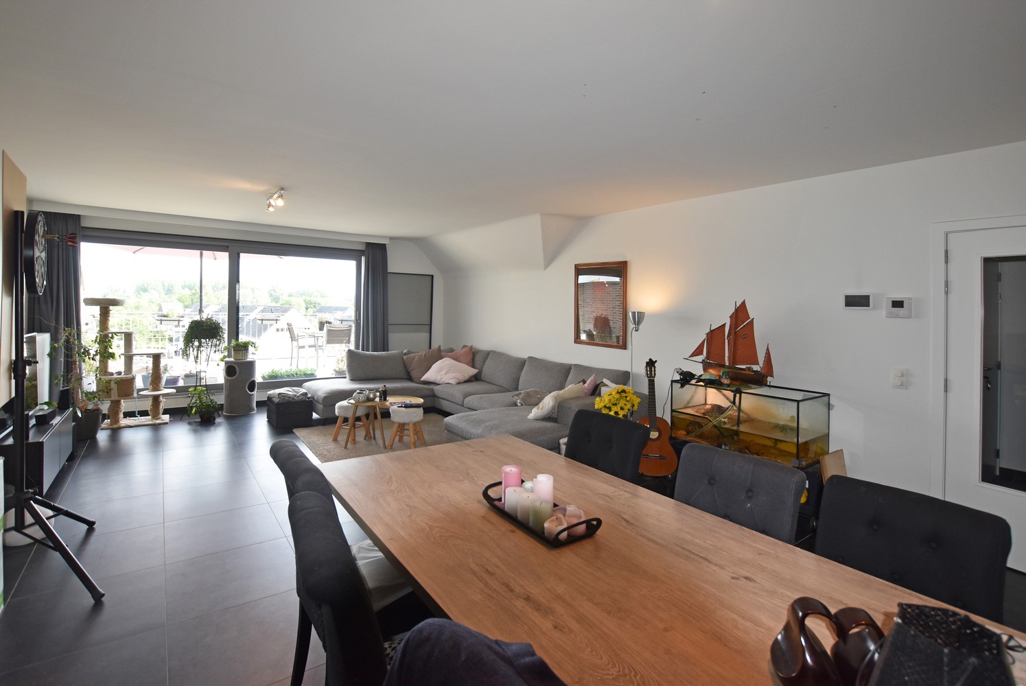 Riant duplex-appartement met drie slaapkamers en groot dakterras in de stijlvolle Residentie Eyserhof! afbeelding 3