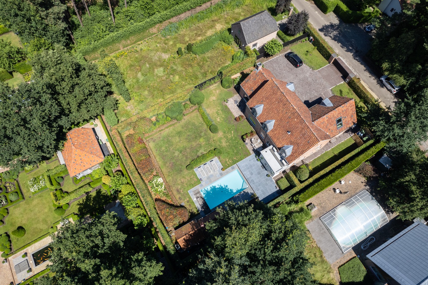 Prachtige, luxueuze villa op een perceel van ± 1457m² met zwembad in Grobbendonk. afbeelding 44