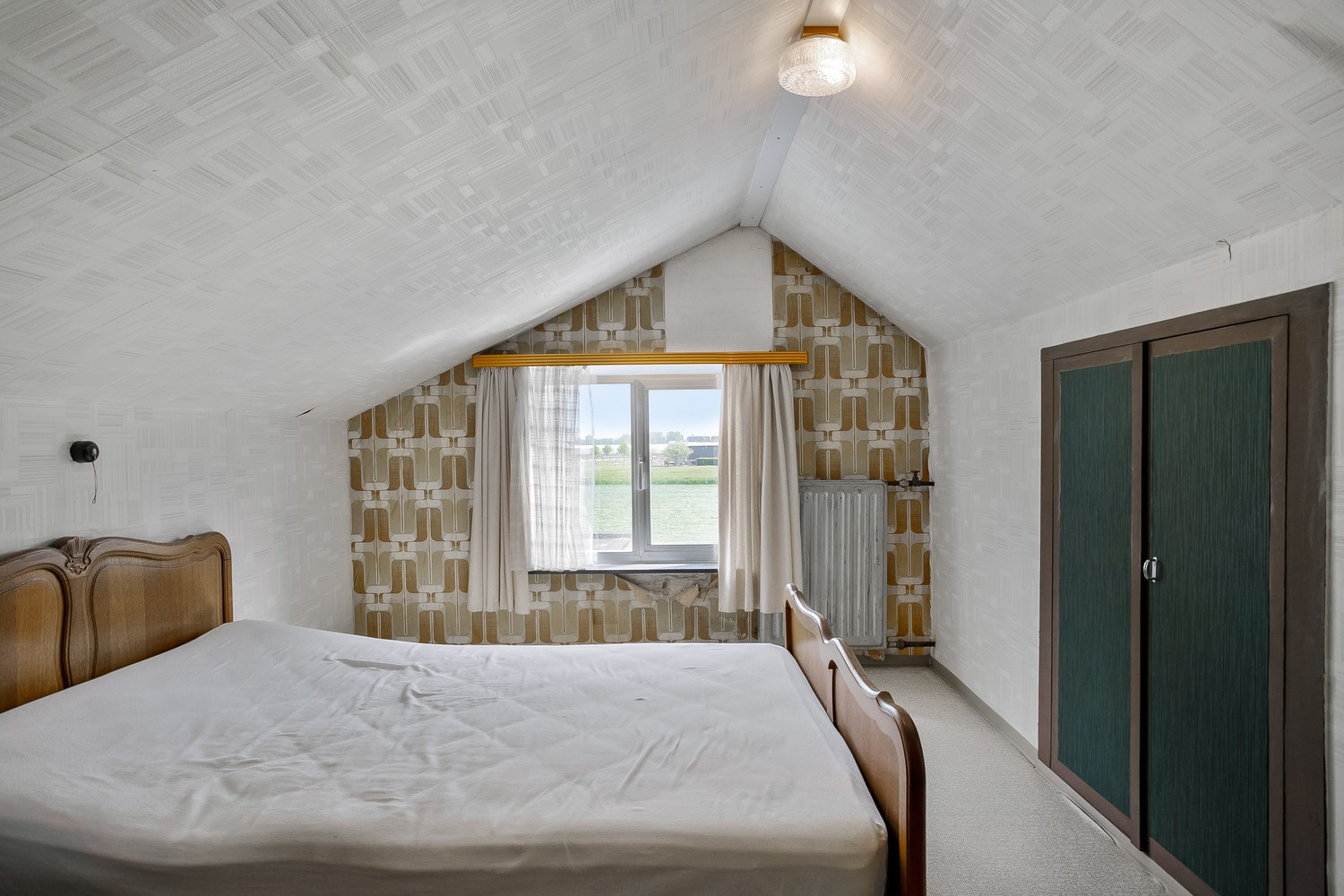 Te renoveren woning met 4 slaapkamers & Z-tuin in Wommelgem! afbeelding 24