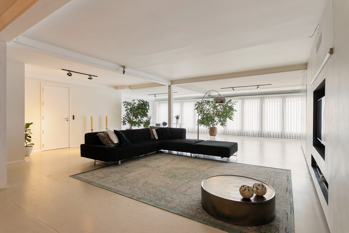 Verrassend ruime & moderne loft met gezellig terras in Merksem! afbeelding 2