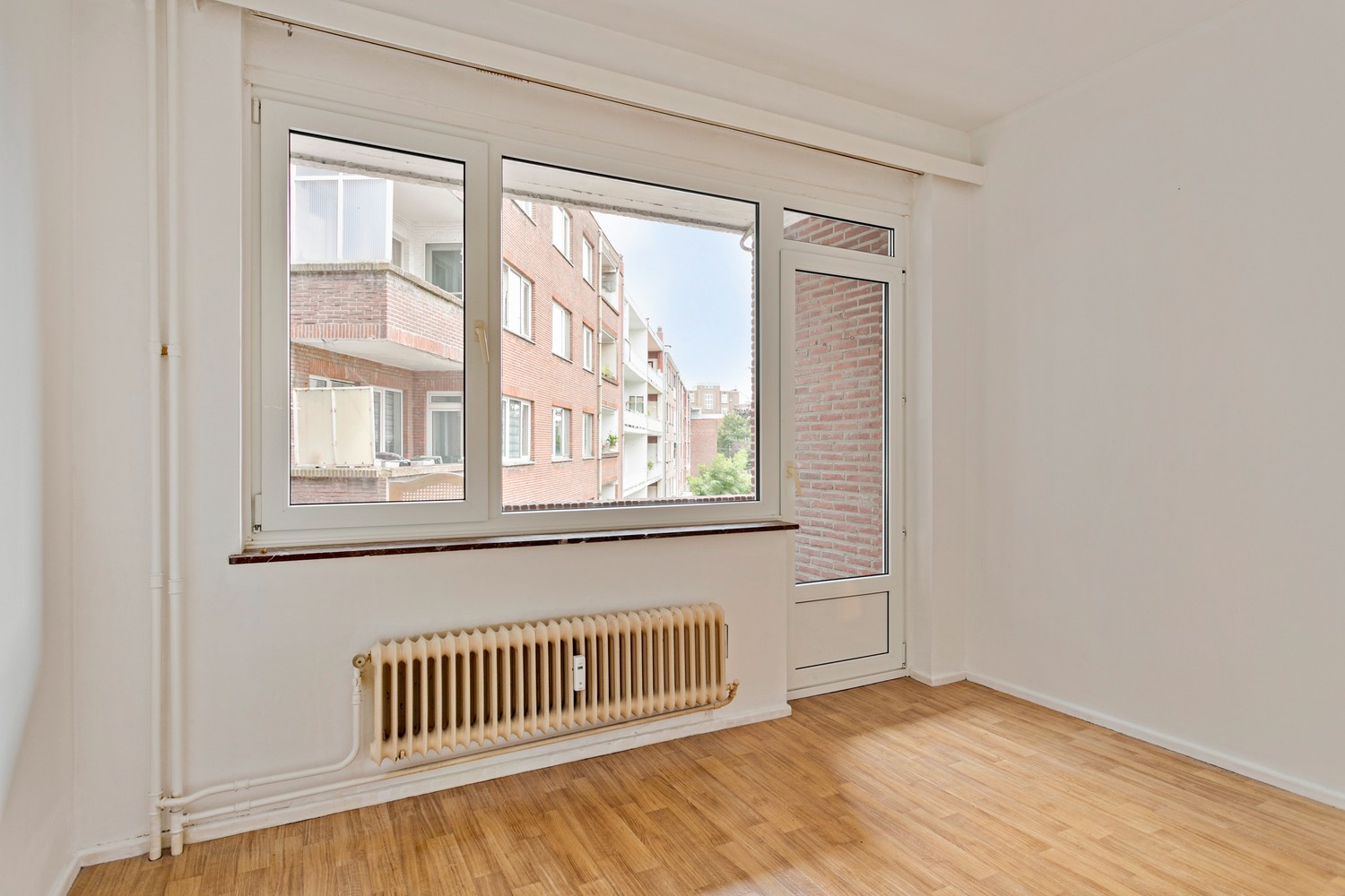 Te renoveren 2-slpk appartement met terras in de Tentoonstellingswijk te Antwerpen. afbeelding 10