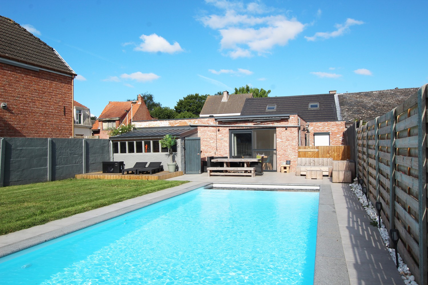 Verrassend ruime woning met riante tuin (774m²) en verwarmd zwembad in hartje Broechem! afbeelding 22