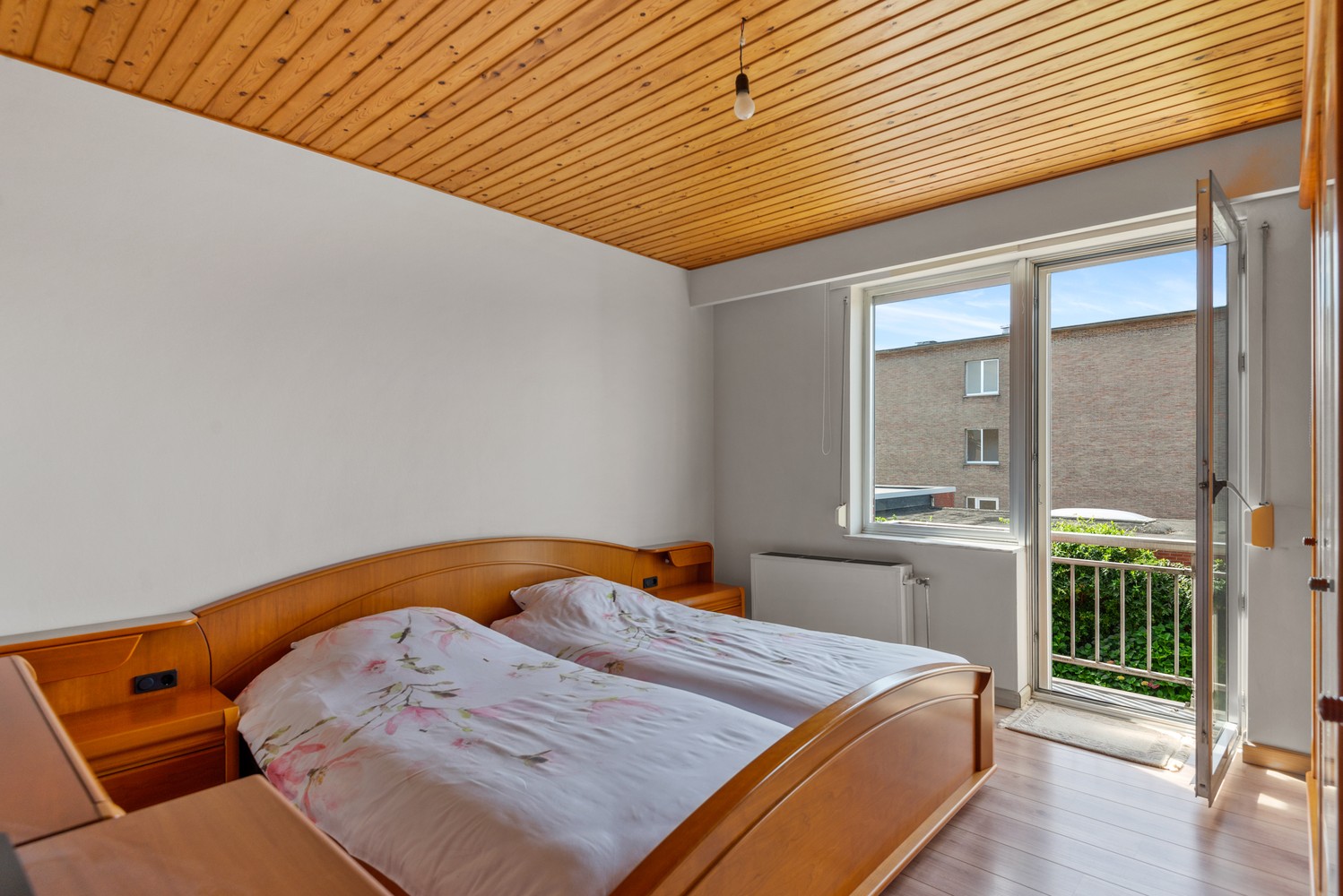 Op te frissen appartement met 3 slaapkamers, terras en garage in Borsbeek! afbeelding 8