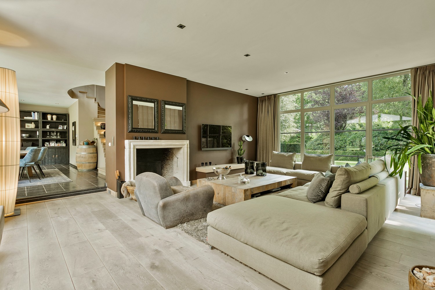 Luxueuze villa in "Manoir stijl" op een zeer gegeerde en residentiële locatie te Schoten-Bos. afbeelding 5
