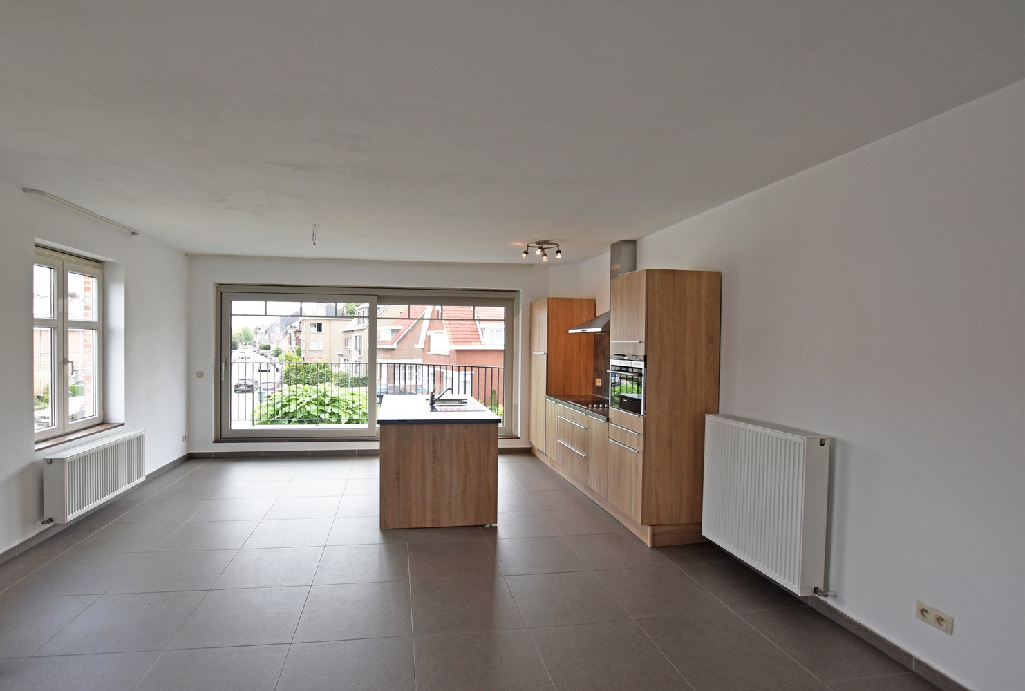 Appartement te huur met 2 slaapkamers in de Sint-Damiaanstraat te Wommelgem. afbeelding 2