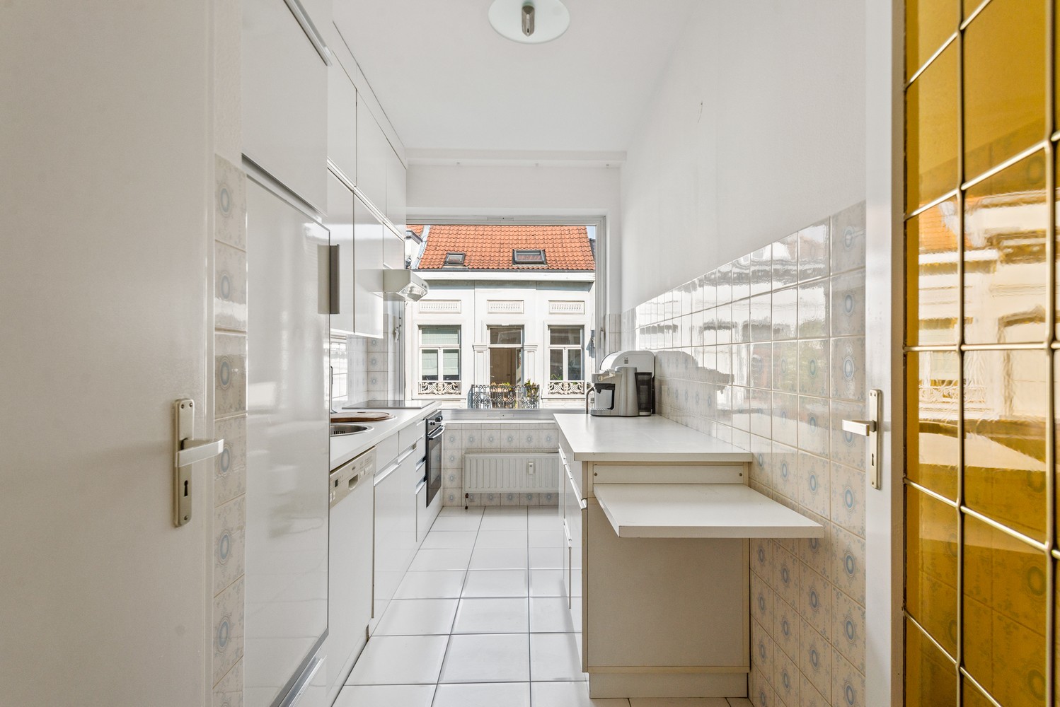 Mooi appartement boordevol originele en artistieke elementen te Antwerpen. afbeelding 12