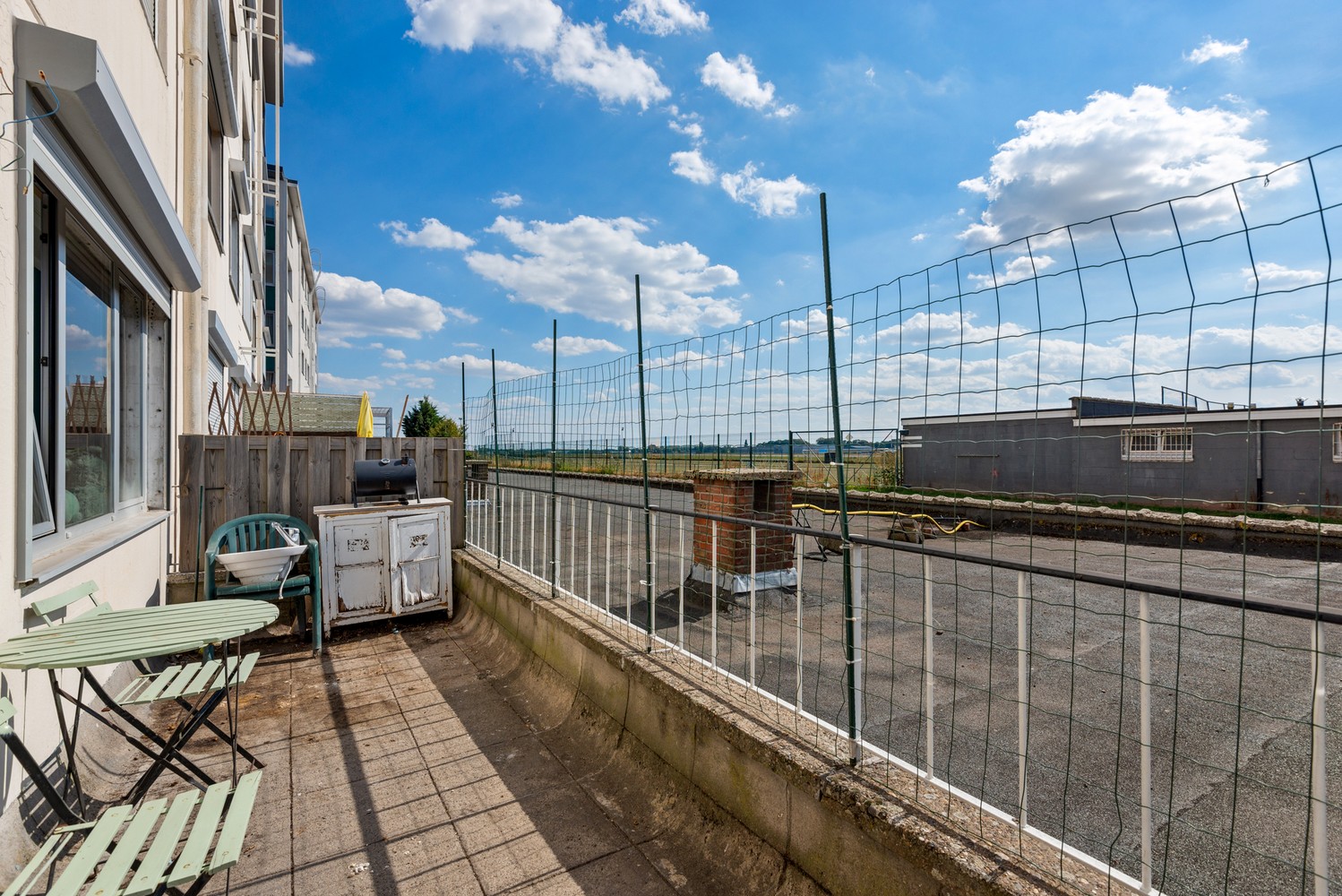 Op te frissen gelijkvloers appartement met 1 slpk en terras op de grens van Borgerhout & Deurne. afbeelding 15