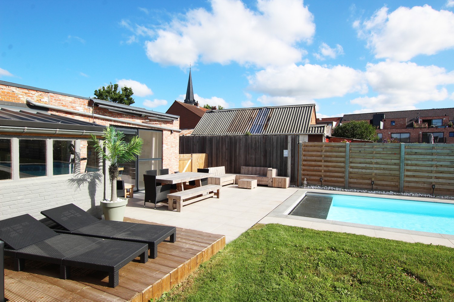 Verrassend ruime woning met riante tuin (774m²) en verwarmd zwembad in hartje Broechem! afbeelding 23