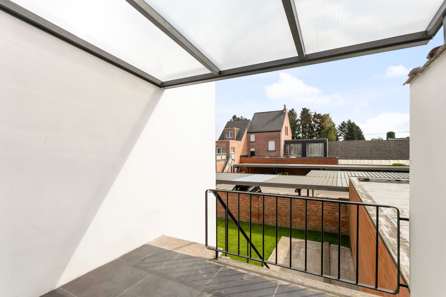Volledig gerenoveerde duplex met 4 slpks, terras & zonnige tuin in Kessel! afbeelding 10