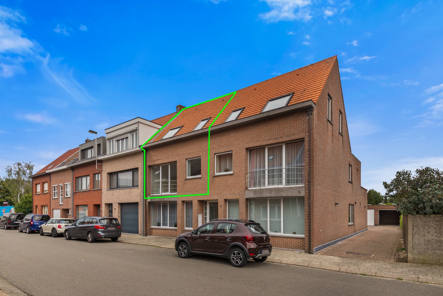 Tof duplexappartement met 2 slaapkamers, terras & garagebox in hartje Wommelgem! afbeelding 1