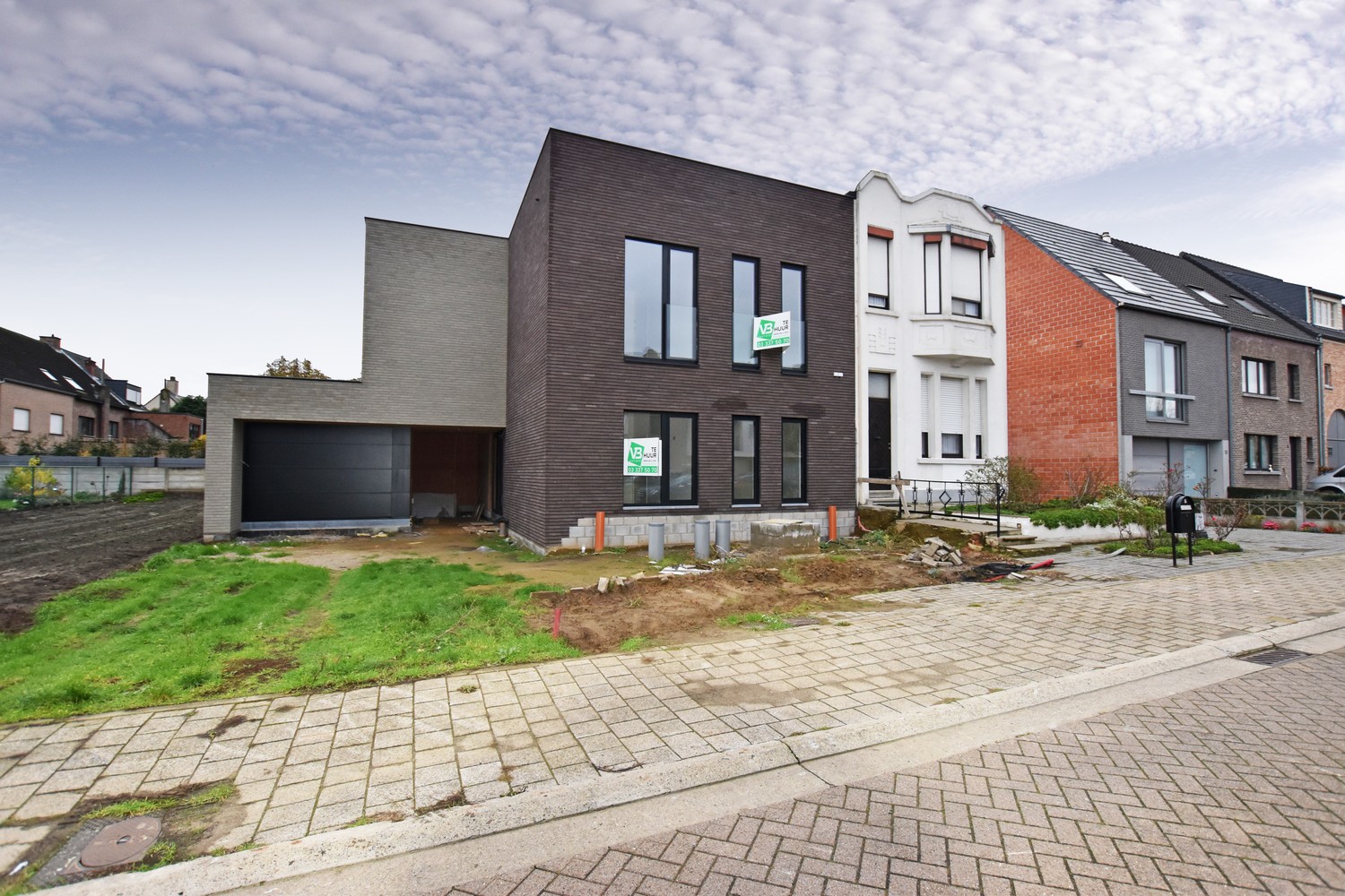 Gloednieuw appartement met 2 slpk's & terras te Wijnegem. afbeelding 16