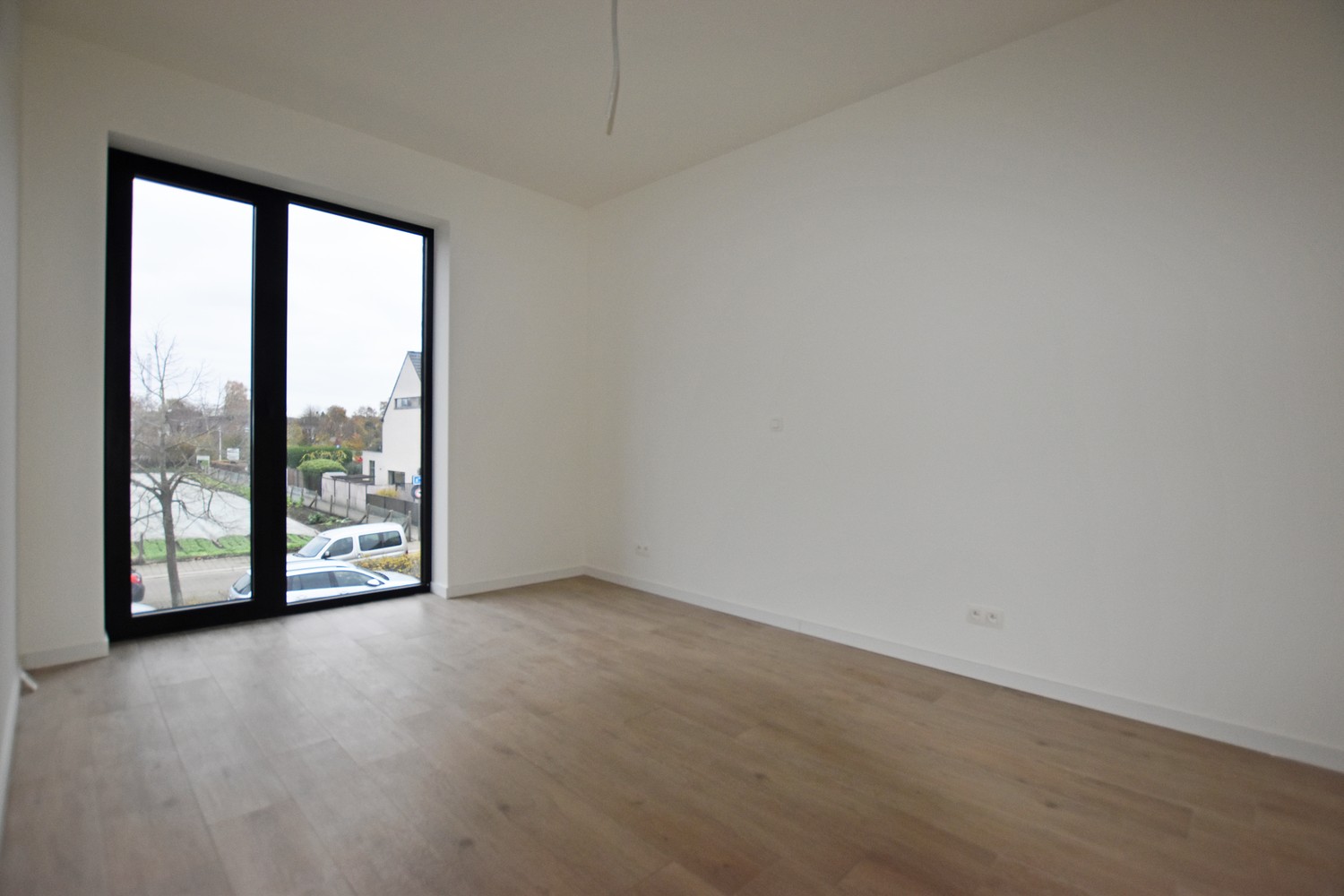 Gloednieuw appartement met 2 slpk's & terras te Wijnegem. afbeelding 8