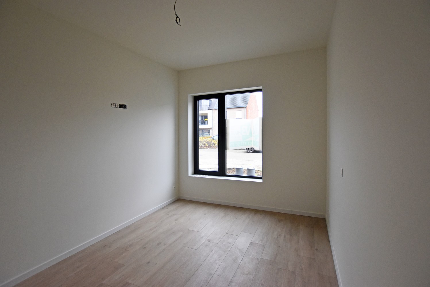 Gloednieuw gelijkvloers appartement met 2 slpk's, tuin & garagebox te Wijnegem. afbeelding 8