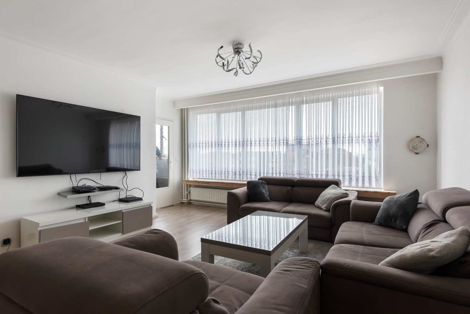 Recent gerenoveerd en ruim appartement met 2 slaapkamers te Borgerhout. afbeelding 3