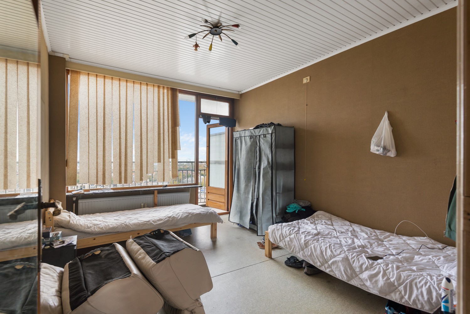 Ruim, op te frissen appartement met 2 slaapkamers en terras te Wilrijk. afbeelding 7