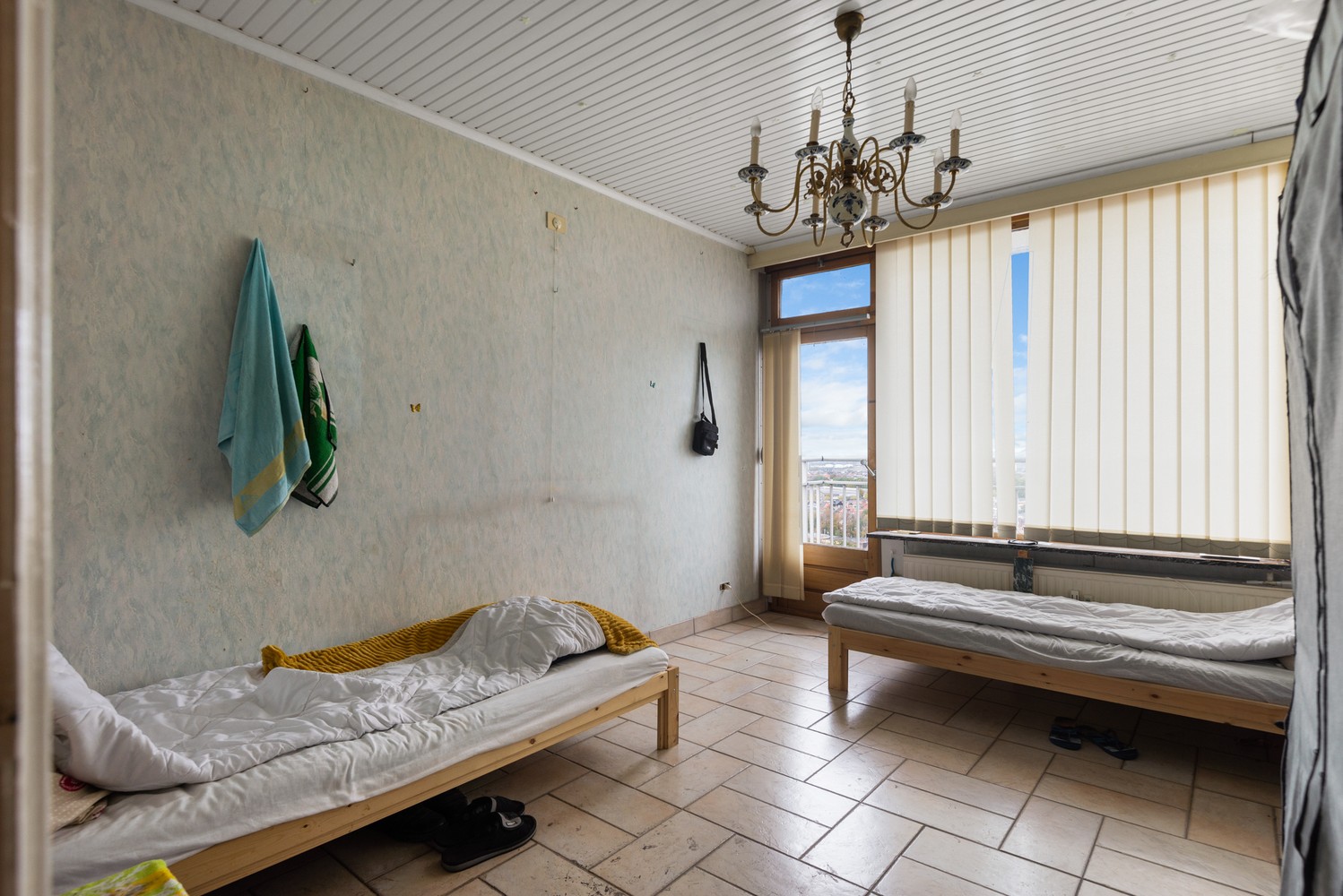 Ruim, op te frissen appartement met 2 slaapkamers en terras te Wilrijk. afbeelding 9
