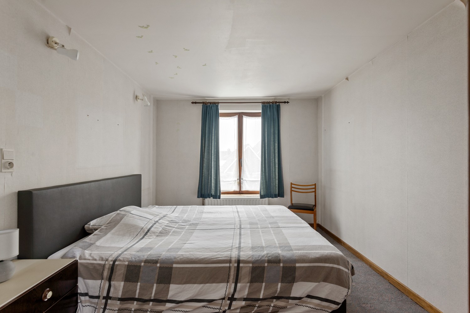 Ruime, te renoveren woning met 3 slaapkamers, oprit en garage in Wommelgem! afbeelding 12