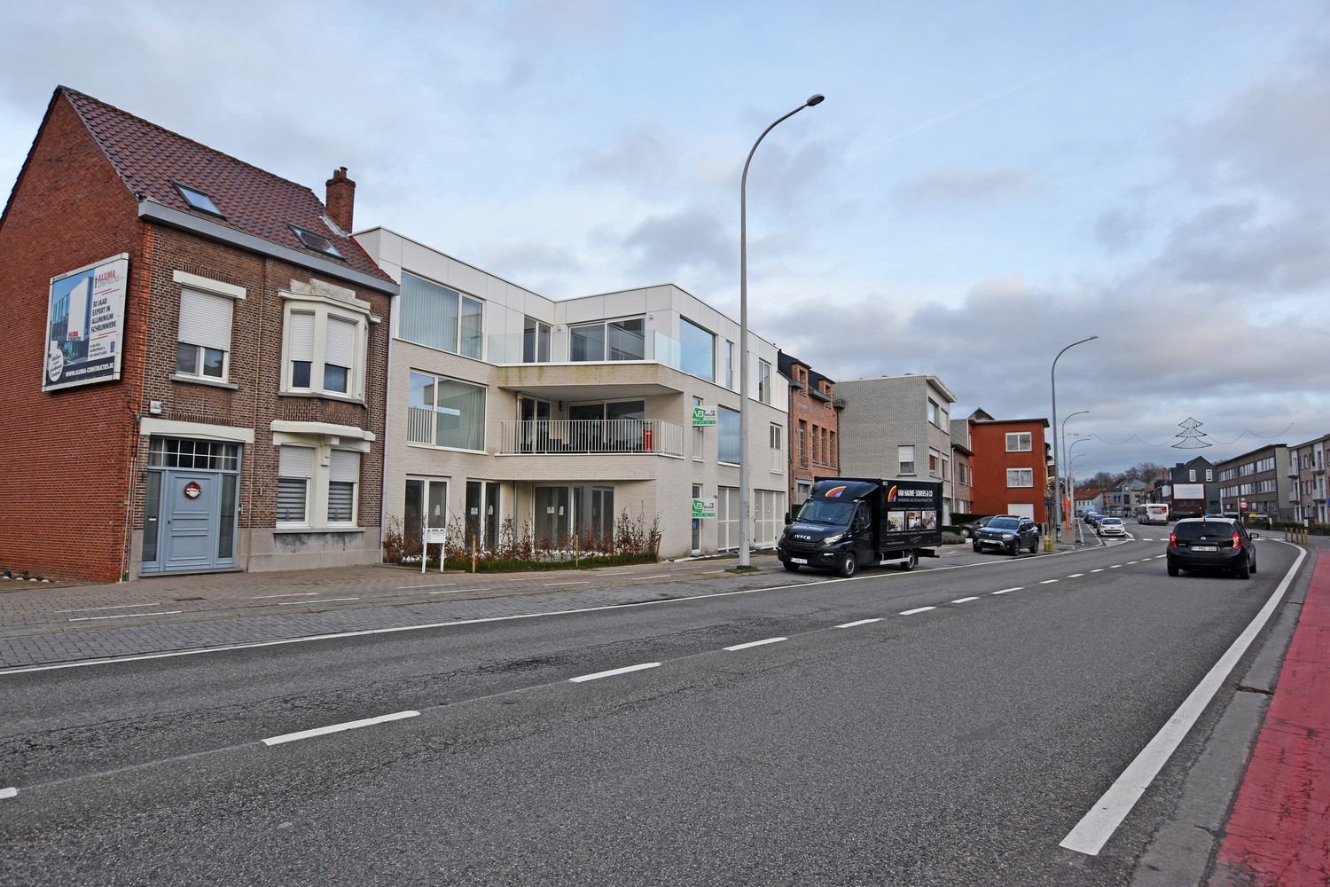 Gloednieuw 1-slpk appartement met terras (Z) te Wijnegem! afbeelding 1