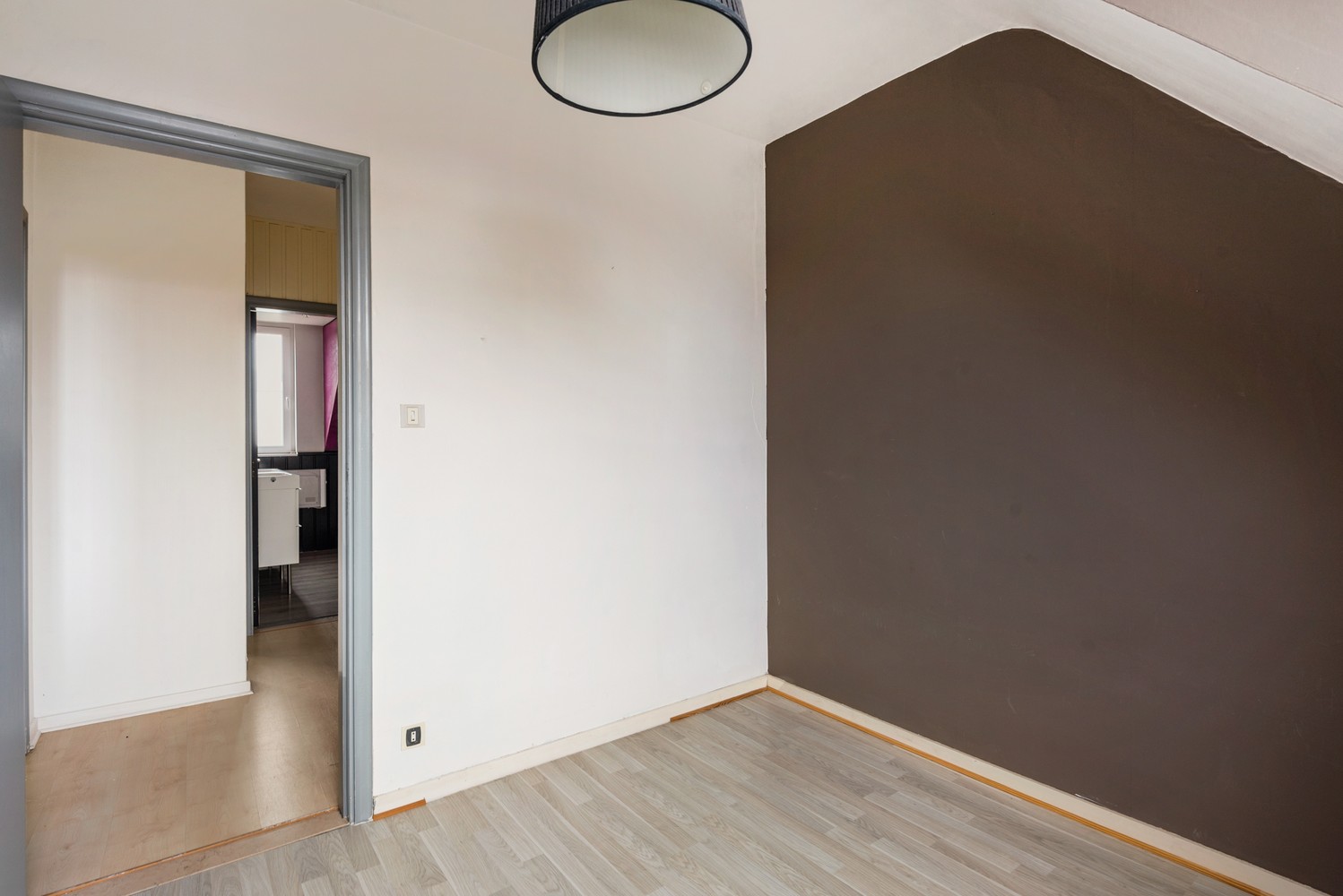 Verrassend ruime bel-étage met 3 slaapkamers en toffe tuin in Wilrijk! afbeelding 17