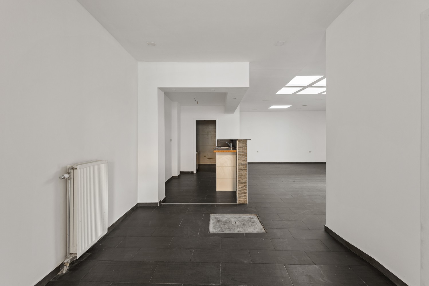 Commercieel gelijkvloers (117 m²) op de grens van 2018 Antwerpen en Borgerhout. afbeelding 9