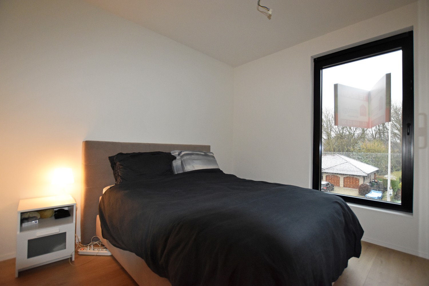 Stijlvol afgewerkt appartement met 2 slaapkamers, terras & autostaanplaats/garagebox in Wijnegem! afbeelding 7