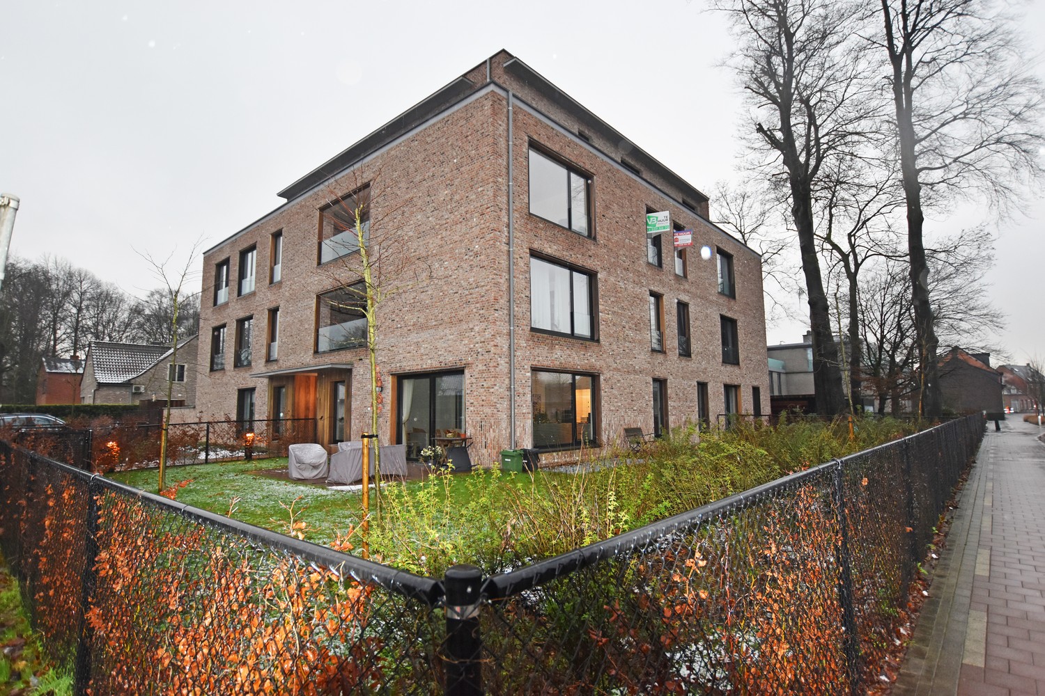 Stijlvol afgewerkt appartement met 2 slaapkamers, terras & autostaanplaats/garagebox in Wijnegem! afbeelding 14