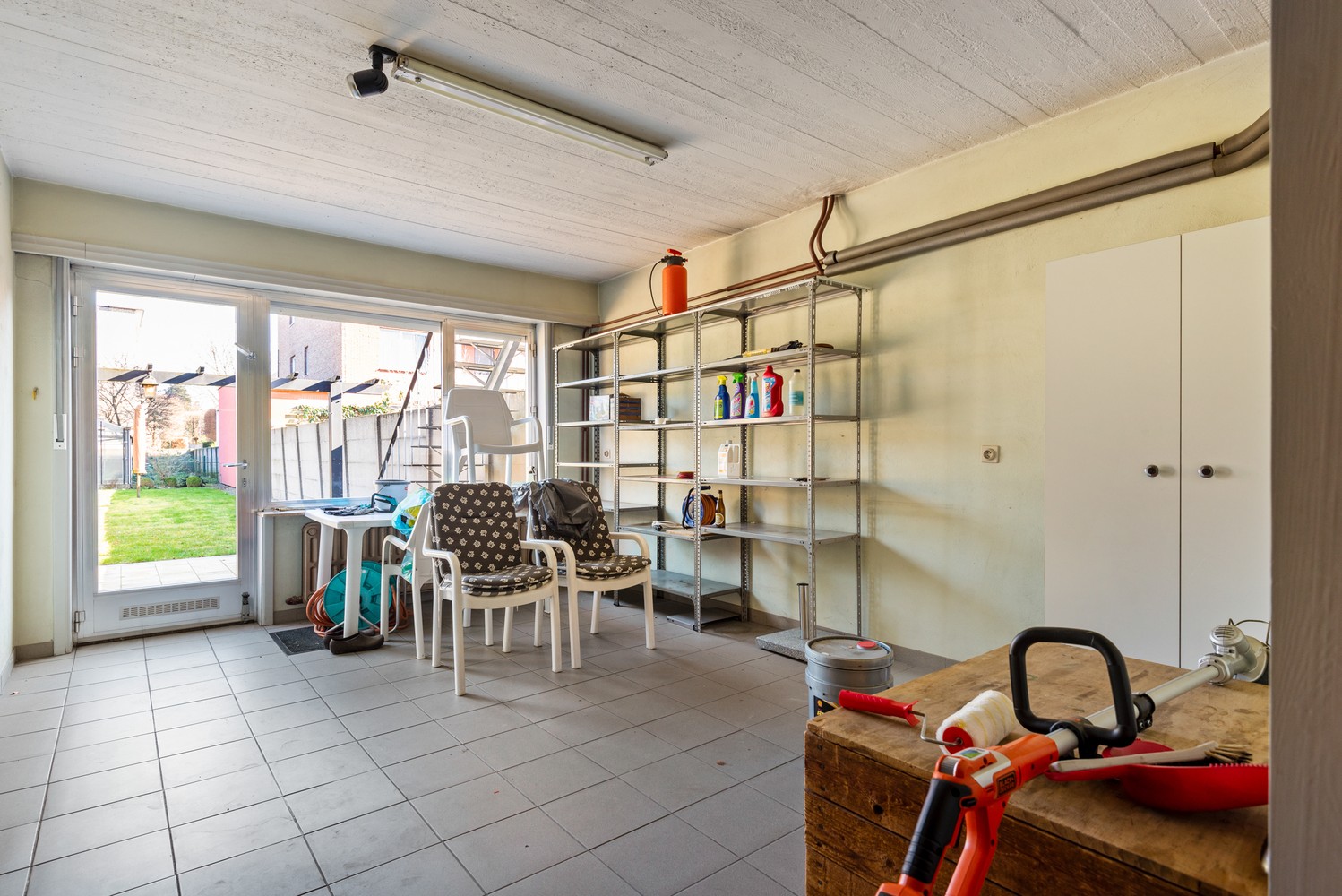 Deels te renoveren bel-étage met 3 slaapkamers en inpandige garage te Borsbeek. afbeelding 15