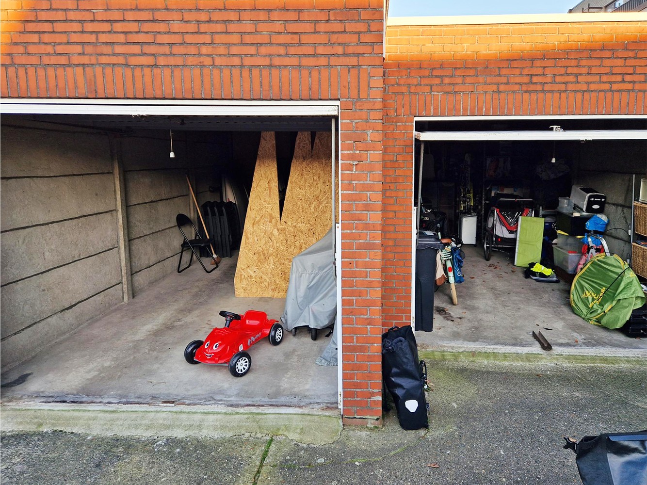 Twee garageboxen te koop in Wijnegem! afbeelding 1