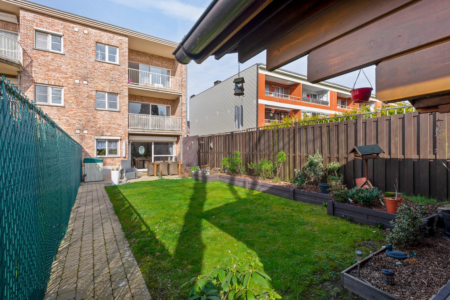 Zeer verzorgd en instapklaar gelijkvloers appartement met zonnige tuin en garagebox te Wijnegem. afbeelding 14