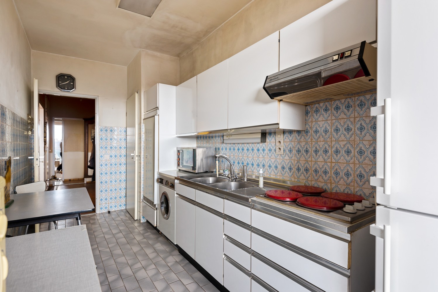 Te renoveren appartement met 2 slaapkamers, 2 terrassen én garagebox in Berchem! afbeelding 9