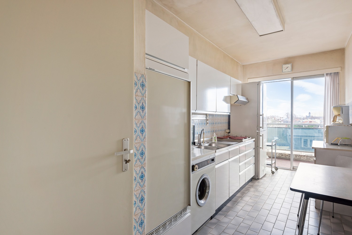Te renoveren appartement met 2 slaapkamers, 2 terrassen én garagebox in Berchem! afbeelding 10