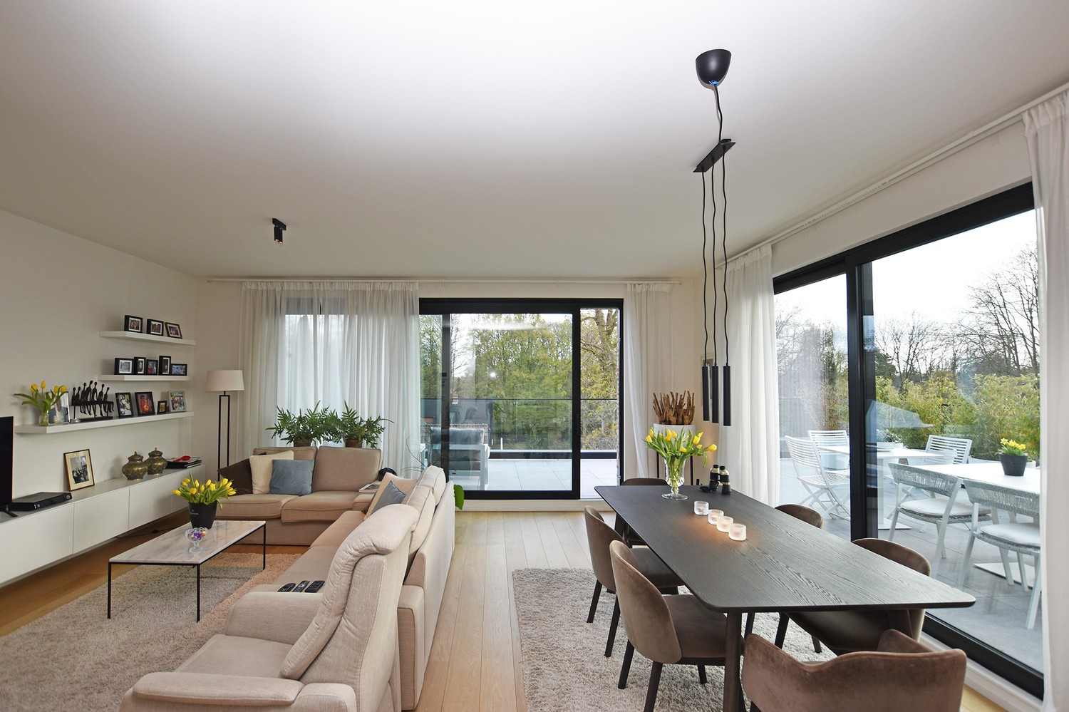 Stijlvol afgewerkt appartement met 2 slaapkamers & prachtig terras in Wijnegem! afbeelding 6