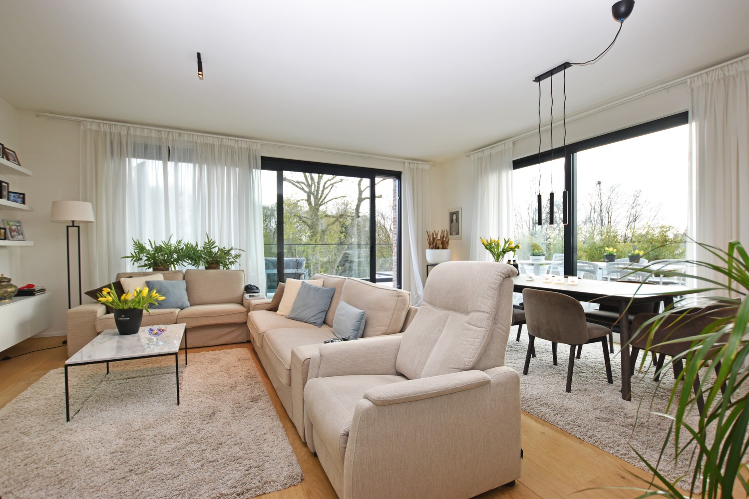 Stijlvol afgewerkt appartement met 2 slaapkamers & prachtig terras in Wijnegem! afbeelding 7