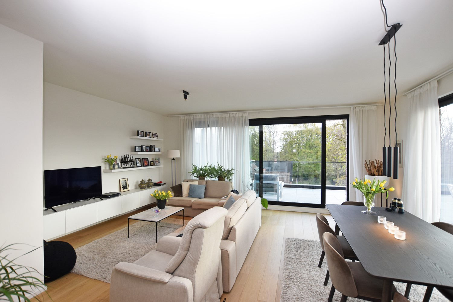 Stijlvol afgewerkt appartement met 2 slaapkamers & prachtig terras in Wijnegem! afbeelding 5