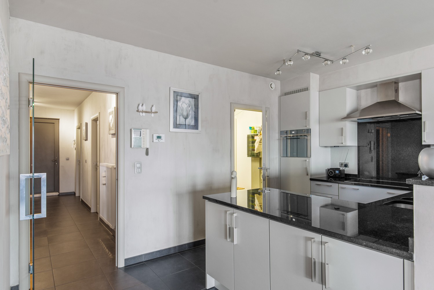 Ruim appartement (+/- 105 m²) met twee slaapkamers te Antwerpen-Kiel. afbeelding 10
